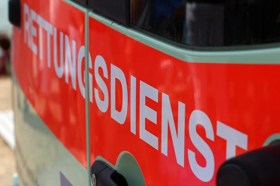 ambulance emergency Phuket road Thailand Oman