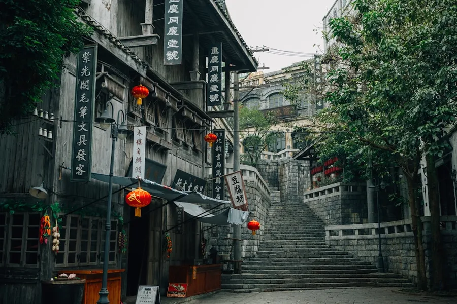 Hostel dormitory Sanya China budget accommodation for CIS tourists