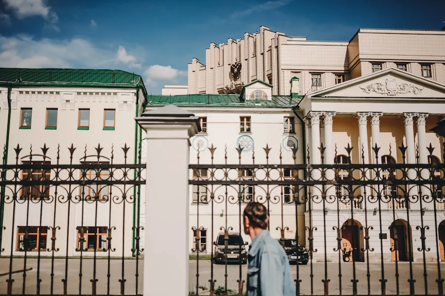 Person exchanging cryptocurrency for cash in Moscow P2P transaction Russia