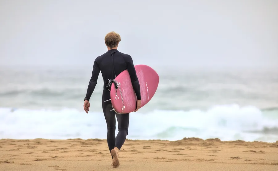 russian relocants surfboard rental service Phuket