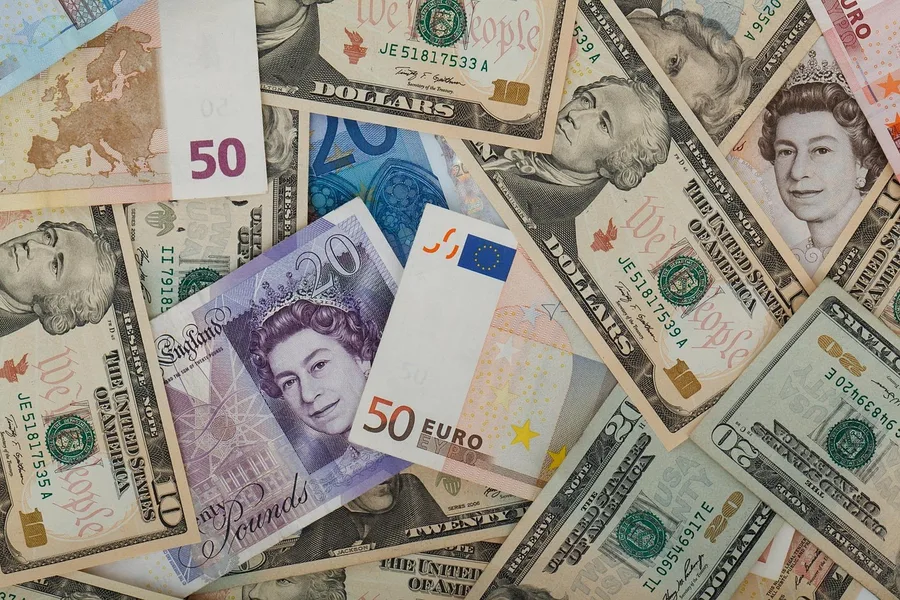 Cash dollars and Egyptian pounds exchange in Hurghada local market