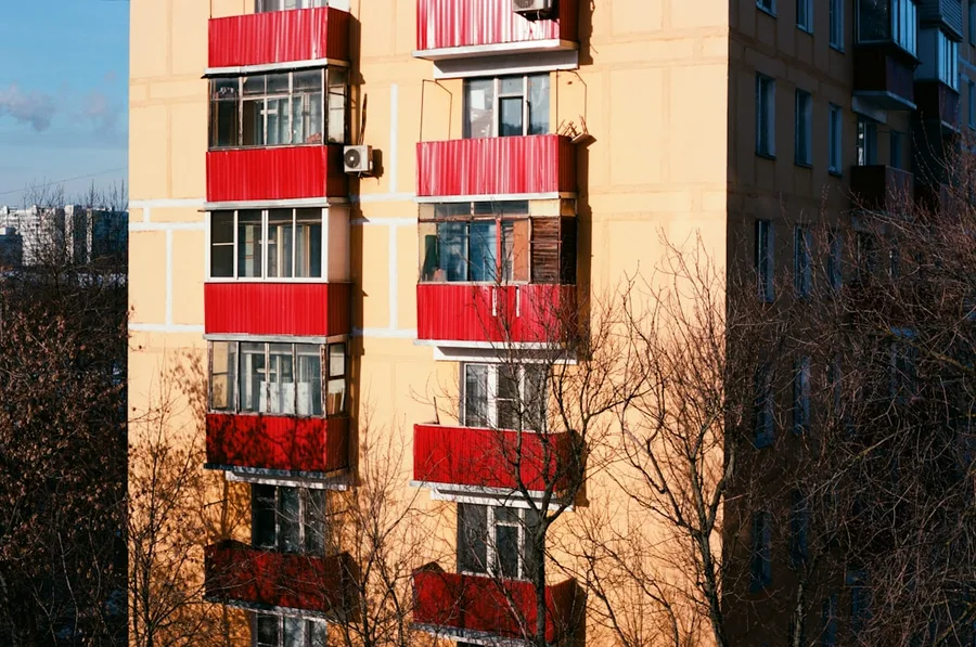 modern apartment rental kitchen Moscow residential area 2026