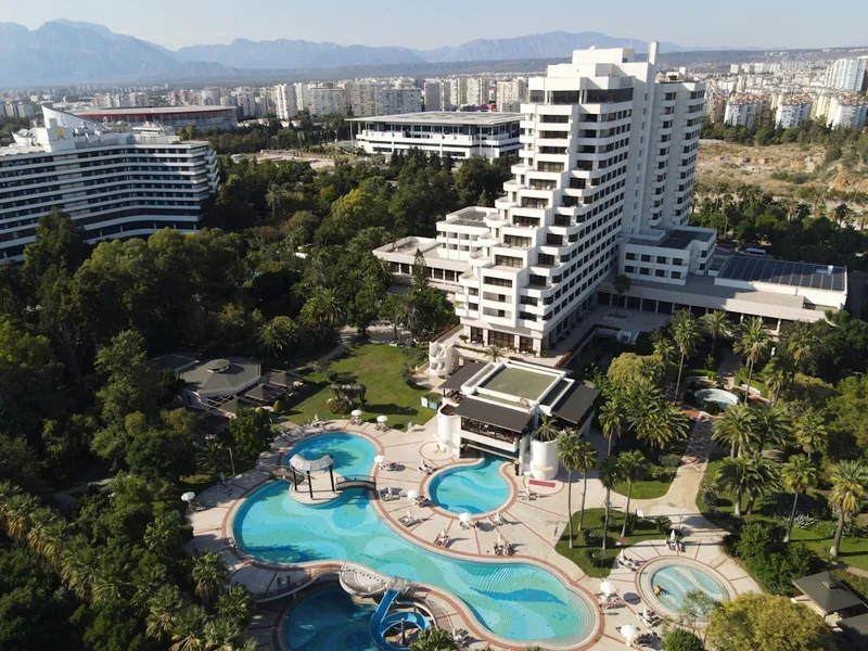 USDT crypto payment hotel Antalya Turkey reception