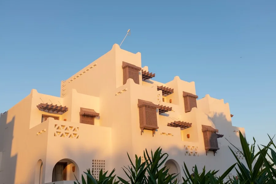 local agent negotiating rent for family in Hurghada Egypt
