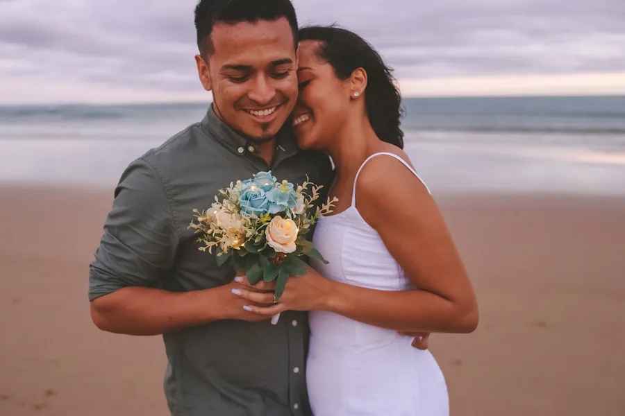 Phuket newlyweds paying with crypto USDT peer-to-peer saving money on transfer Porto Portugal
