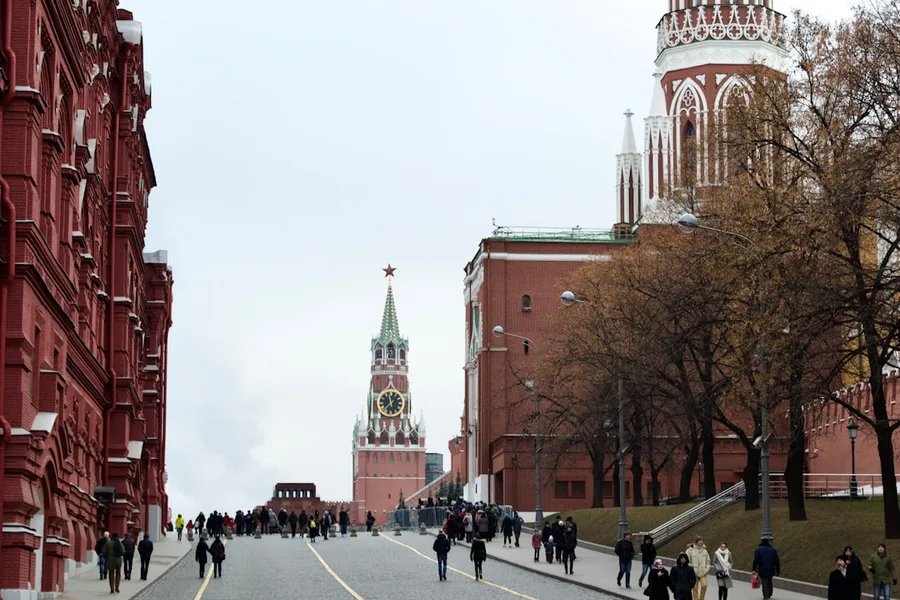 Kirov street business casual attire Russia