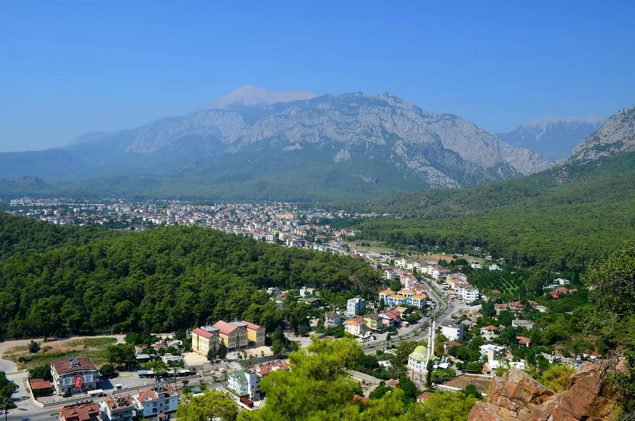 shared boat rental Kemer Turkey two couples splitting cost Oman