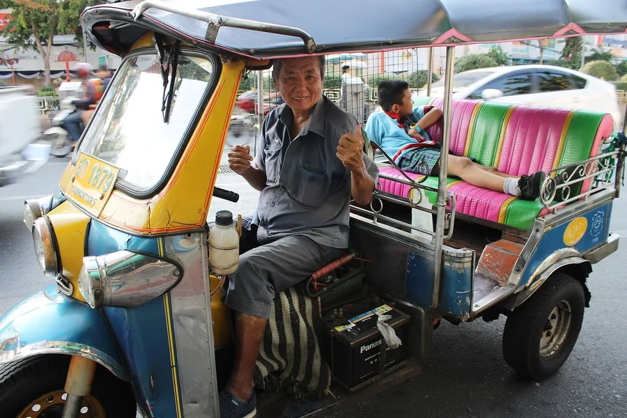 Pattaya Thailand tuk-tuk friends sharing cost overpaying Osh Kyrgyzstan