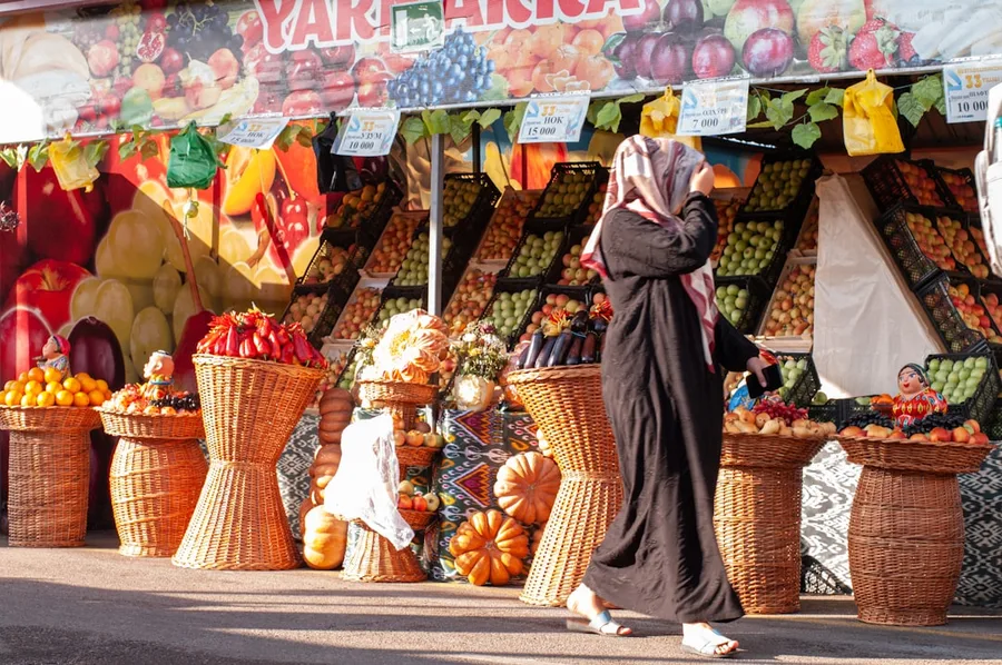 Tashkent traditional bazaar Chorsu food Uzbekistan