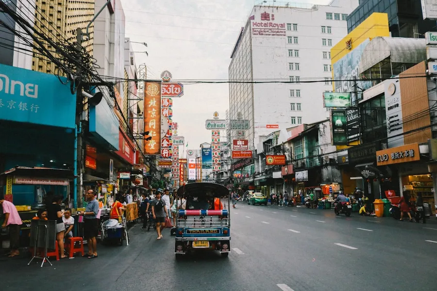 tuk-tuk scam Bangkok Thailand tourist warning