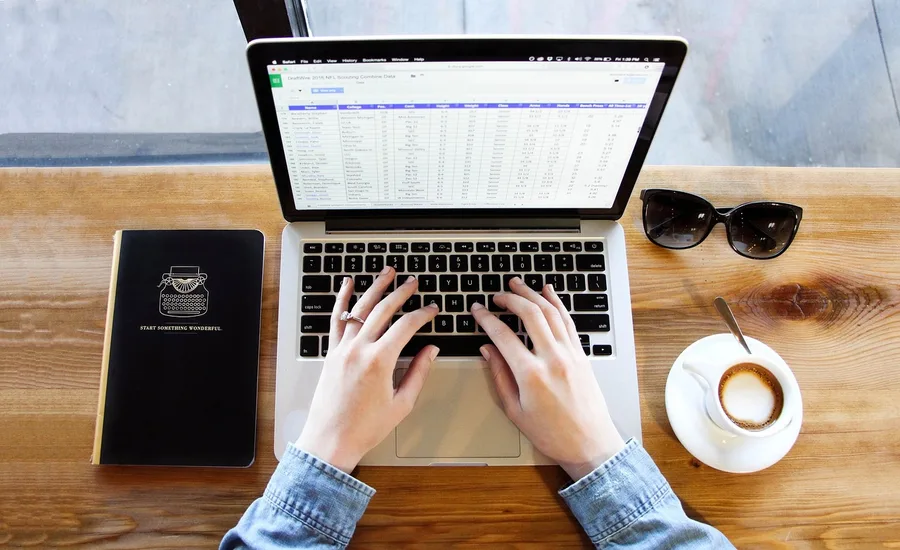 digital nomad working laptop cafe Kemer Turkey Dubai UAE