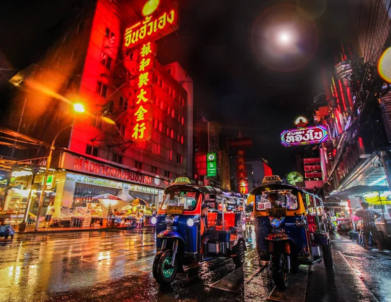 solo traveler Phuket Thailand nightlife China