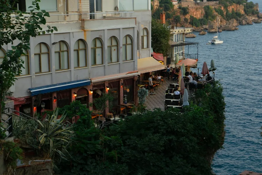 Antalya hotel crypto friendly sign usdt accepted