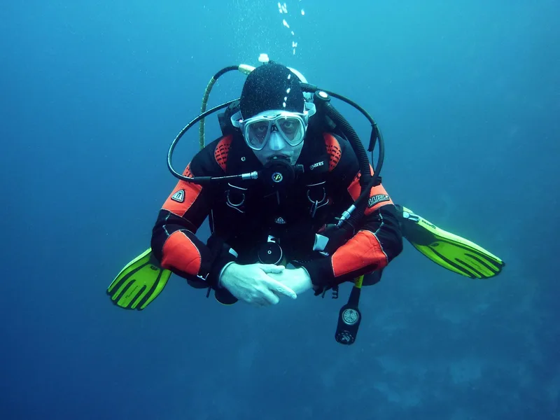 Scuba diving Bahrain underwater pearl diving