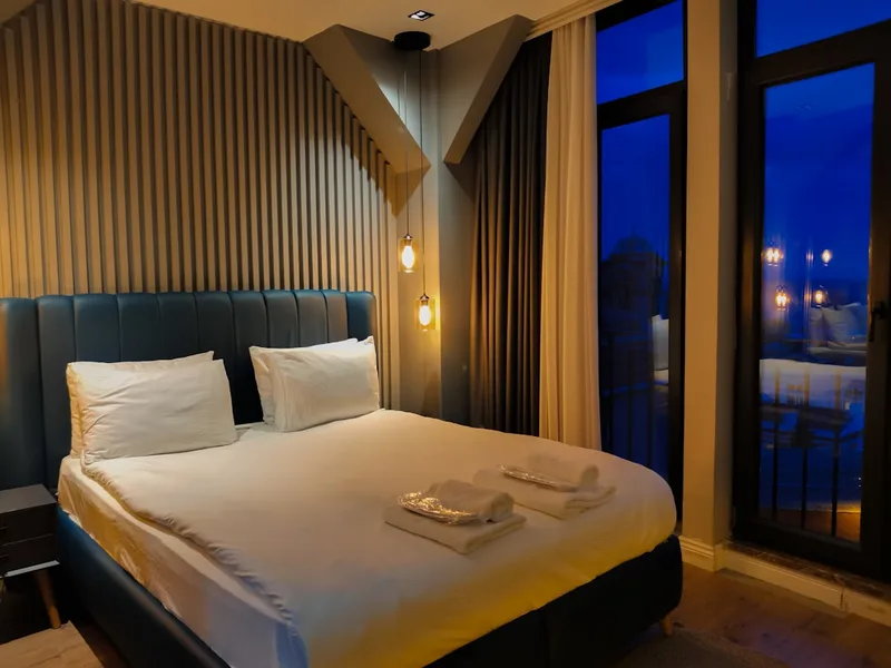 budget hotel room Istanbul Turkey for students