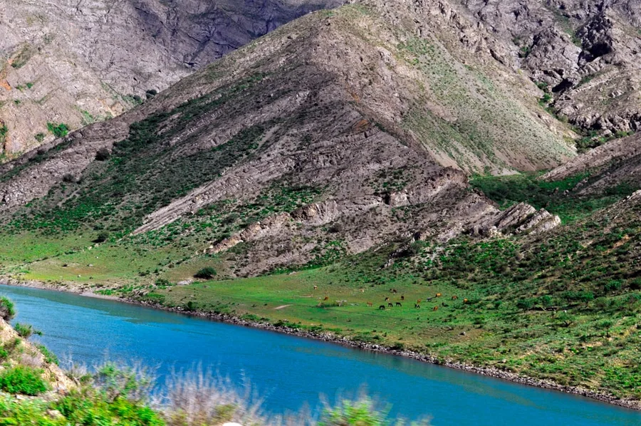 eco-lodge volunteering Kyrgyzstan Issyk-Kul save money on gorges