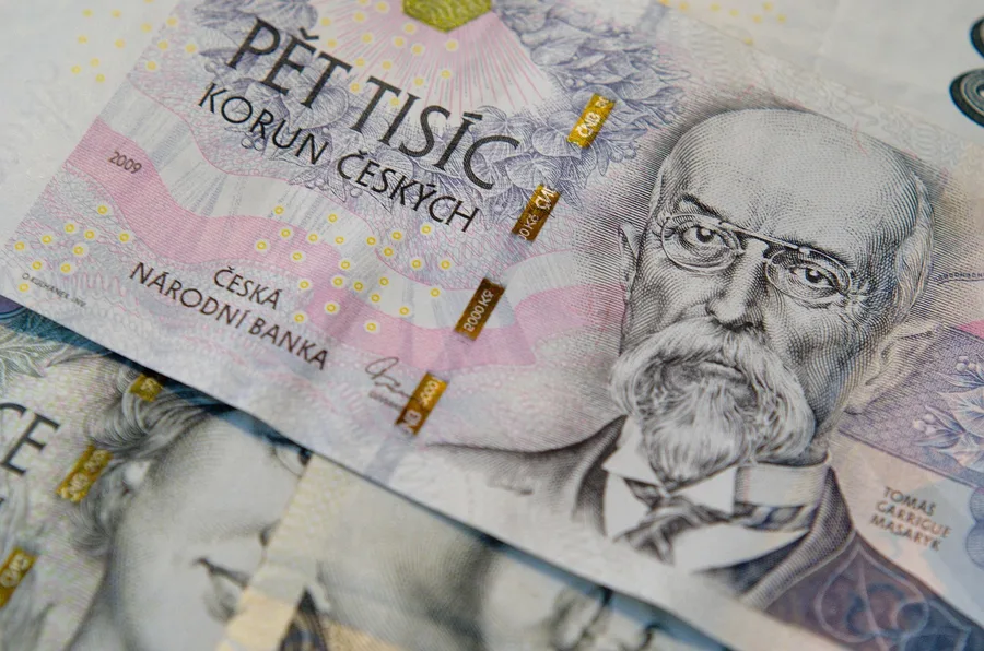 Russian traveler frustrated with currency conversion at Istanbul airport money exchange Kos Greece