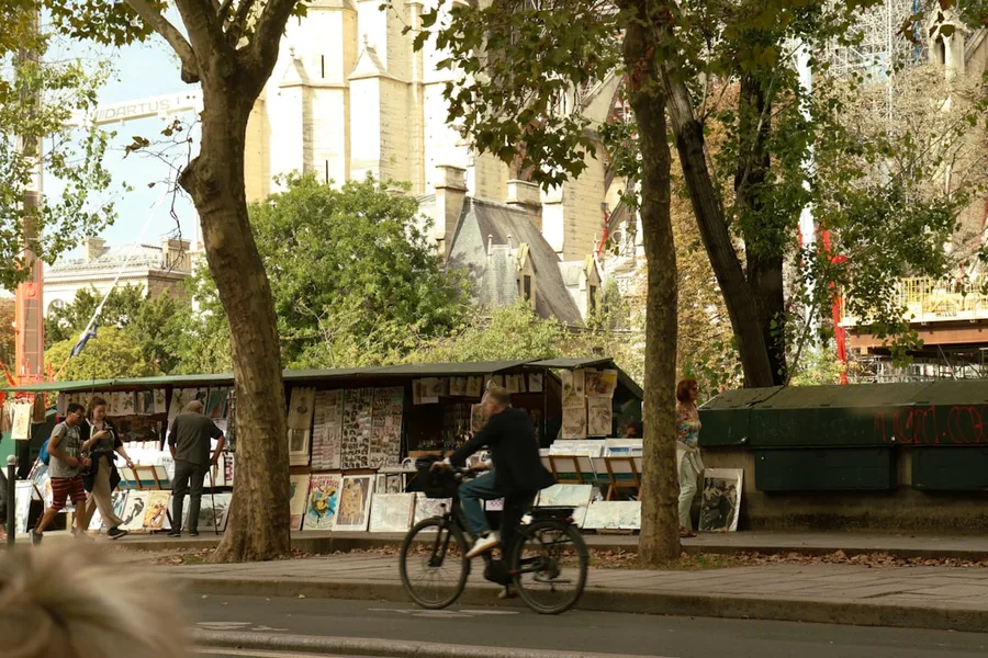 solo cyclist Loire à Vélo path France Paris France
