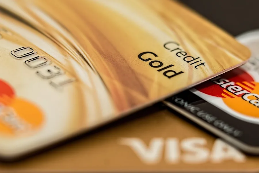 comparison chart of payment methods Mir card vs cash vs crypto in Alanya restaurant