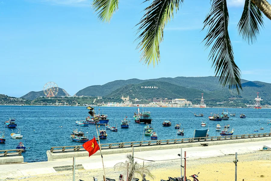 Vinpearl Nha Trang kids pool shallow water Vietnam