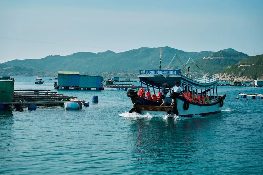 Chinese yuan and USDT crypto payment travel Nha Trang Vietnam