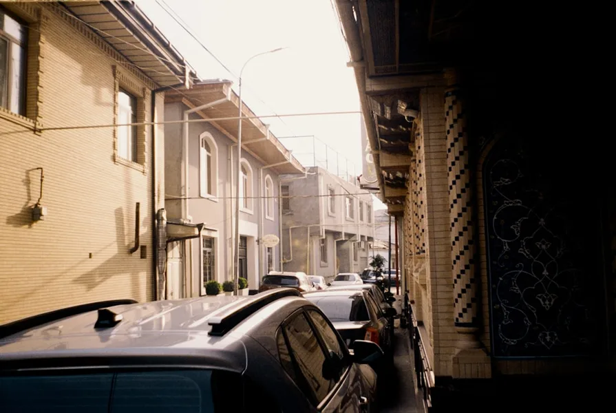 Samarkand old town narrow streets photography free location