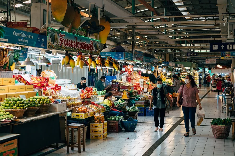 budget meal supermarket ready-to-eat Bangkok Thailand
