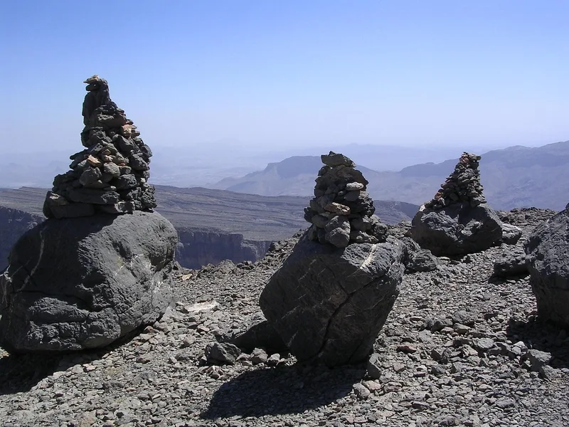 Jebel Akhdar mountains trekking Oman